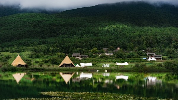 丽江爱必侬雪山营地